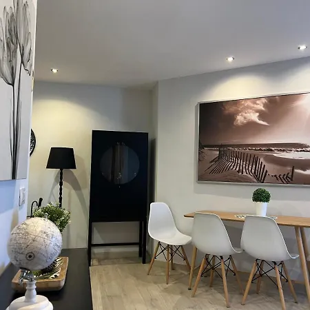 La Laguna Luxe Apartment